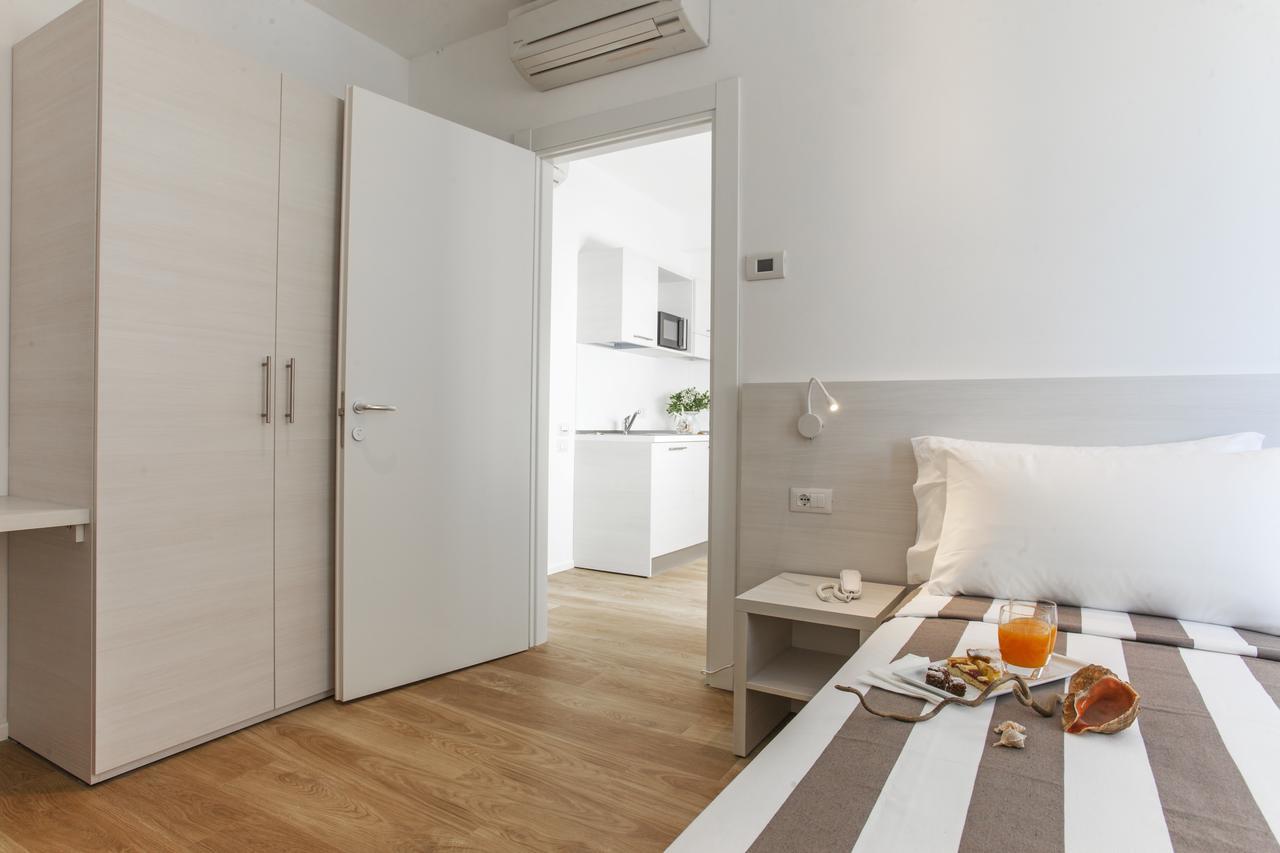Hotel Houston Suites Ріміні Екстер'єр фото