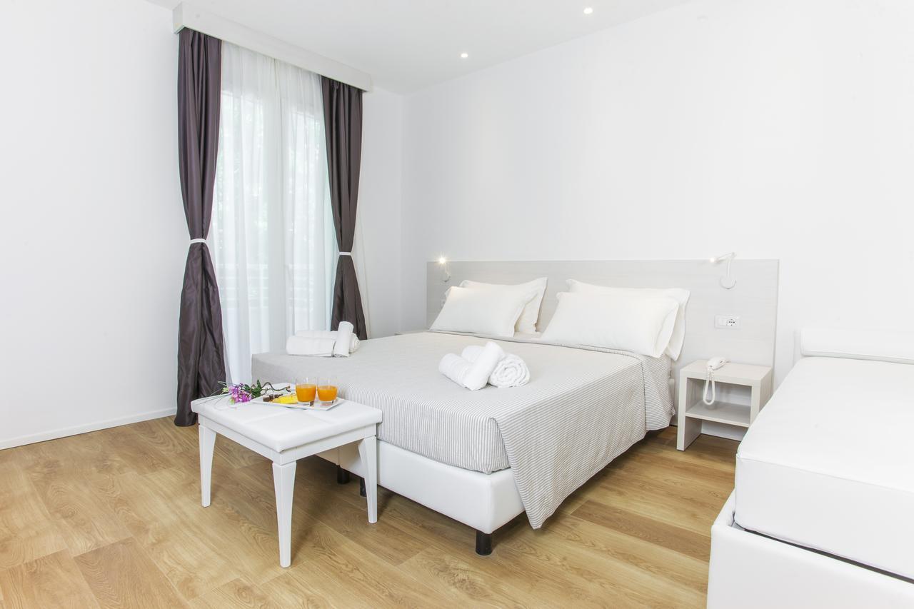 Hotel Houston Suites Ріміні Екстер'єр фото