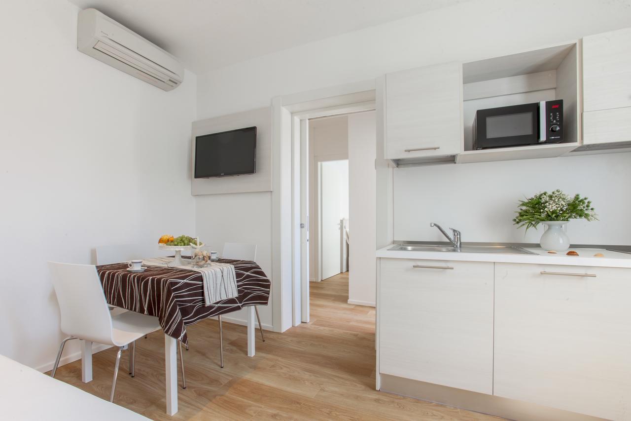 Hotel Houston Suites Ріміні Екстер'єр фото